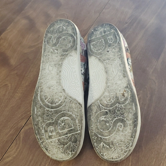 Womens Dog Print Sneakers - Picture 2 of 3